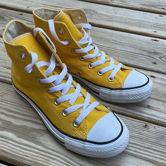 Converse Other - 💛 Converse Unisex Hi-Top Sneakers Size W7/ M5